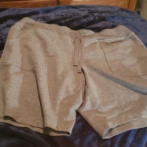 🌻3 for $5/gray shorts.